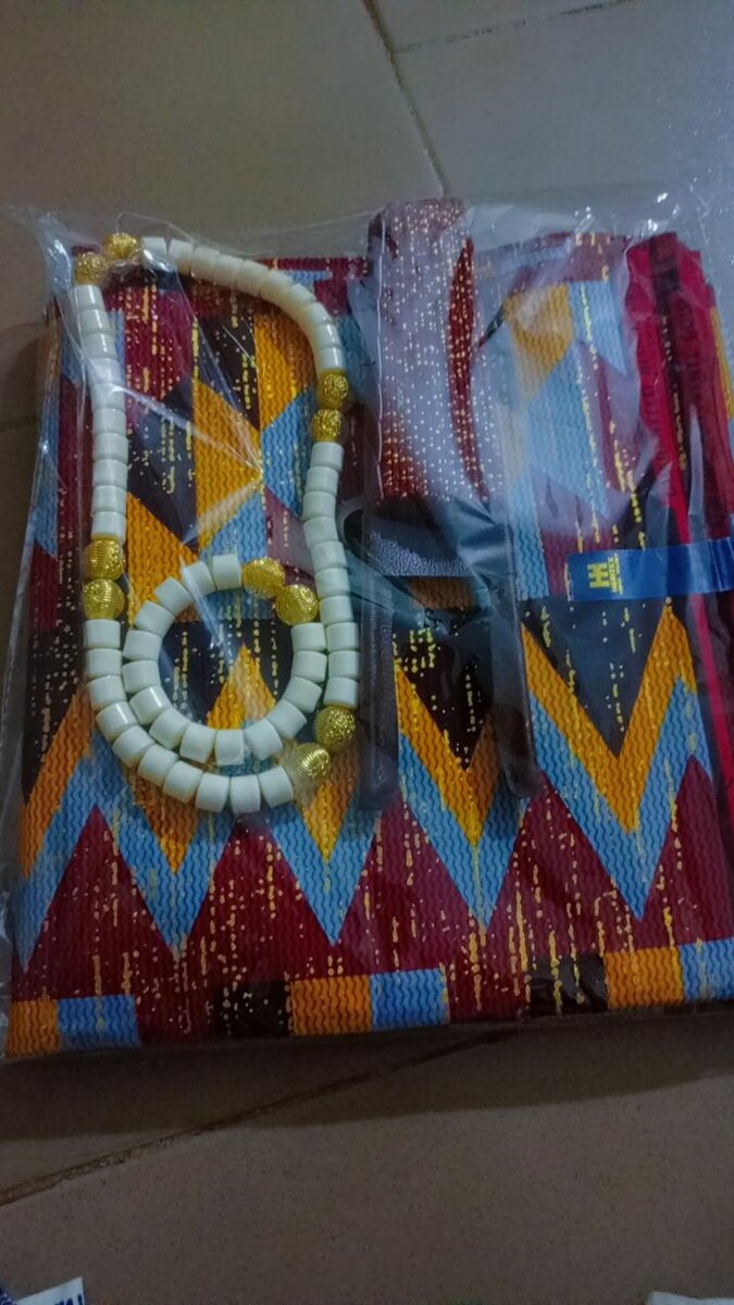 Pagne kenté avec accessoires