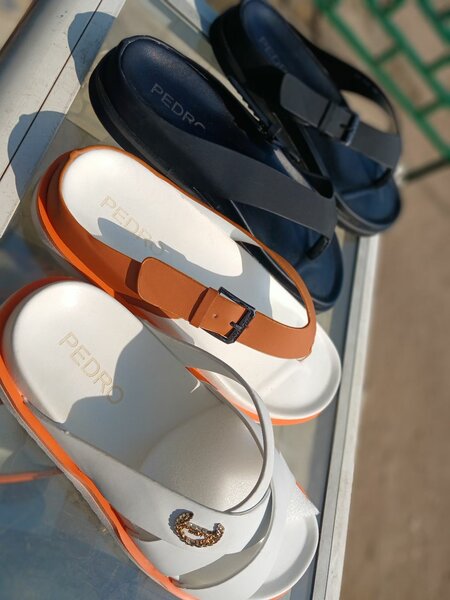 Sandales Pedro élégantes