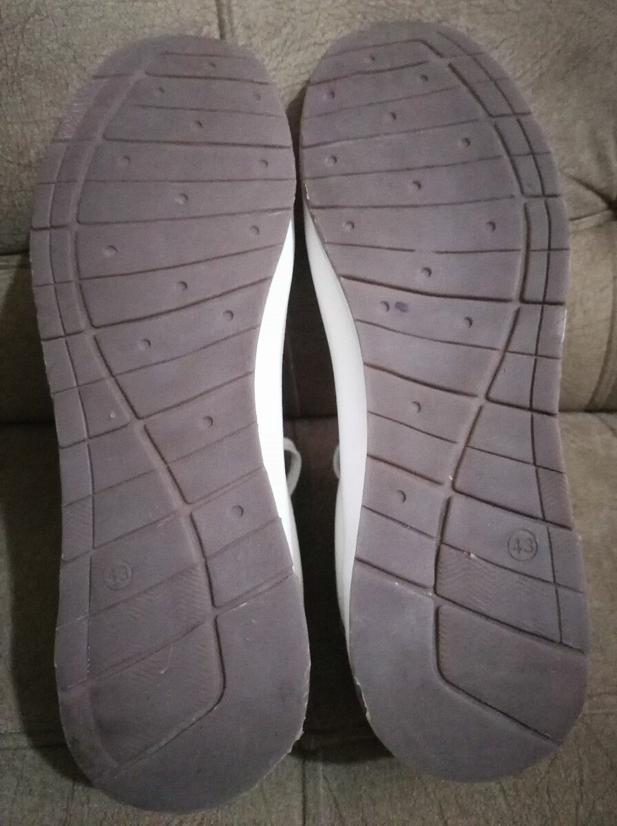 Chaussures blanches élégantes