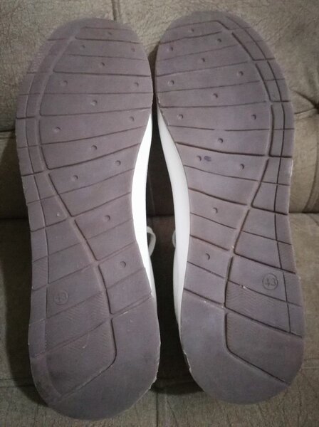 Chaussures blanches élégantes