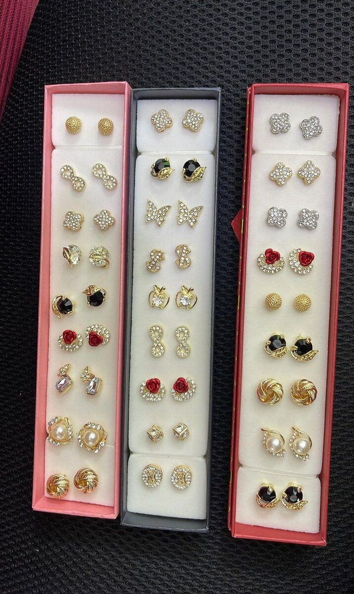 Women's ear rings available