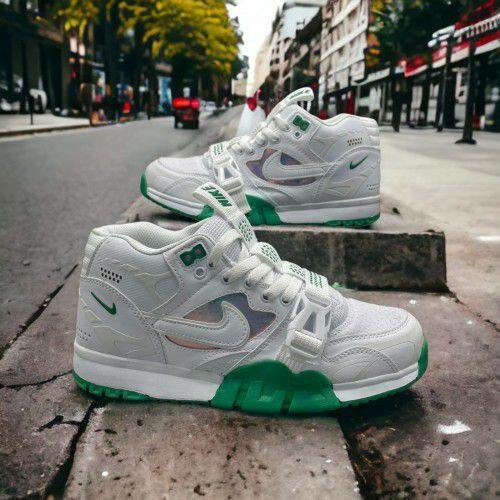 NIKE AIR MAX SNEAKERS.