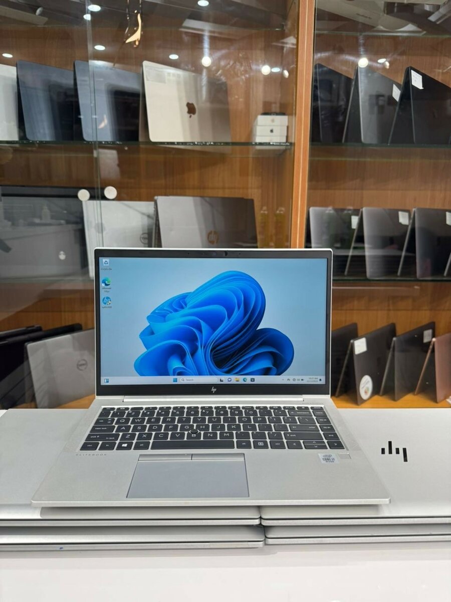 *HP ELITEBOOK 840 G7*