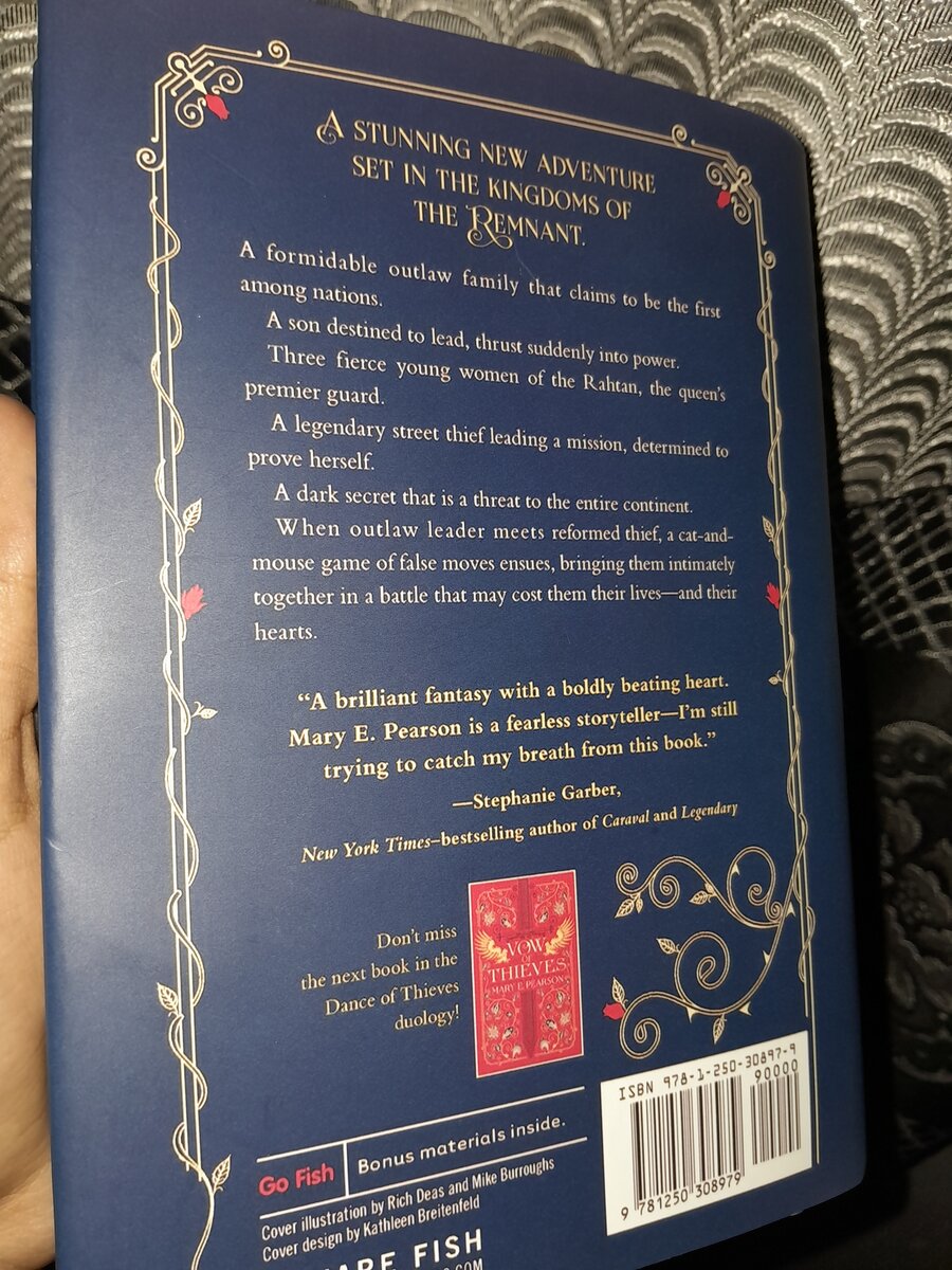 Dance of theives book ( hard cover )