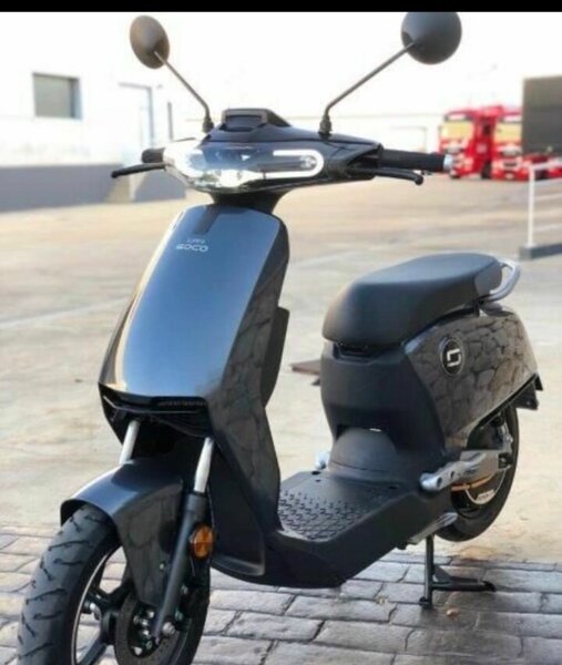 Scooter électrique moderne
