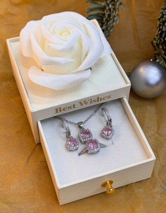 Элегантный набор украшений