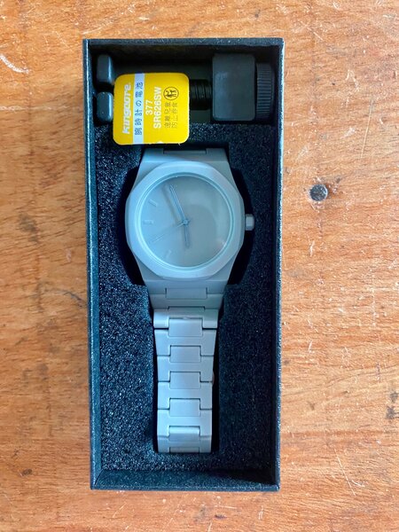 Stylish Unisex Wristwatch