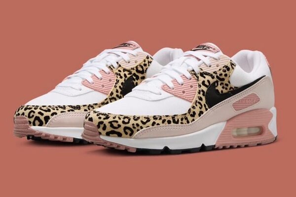 Nike Air Max 90 Sneakers