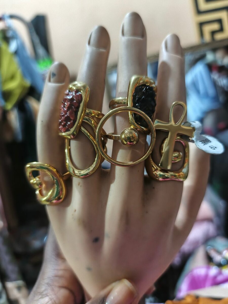 Ensemble de bagues dorées