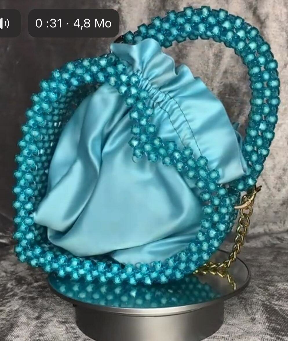 Sac à main perlé élégant