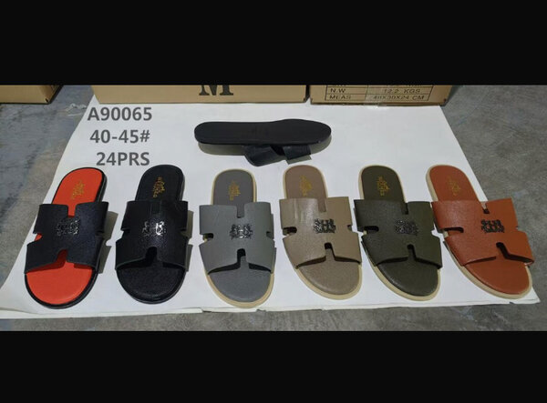 Claquettes en cuir élégantes