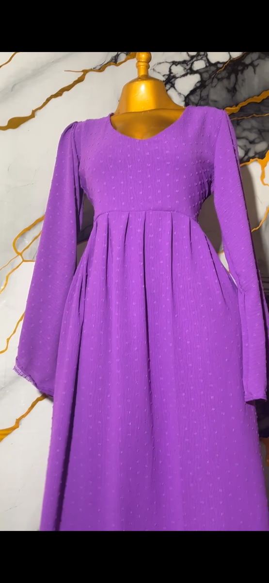 Robe longue élégante en crêpe