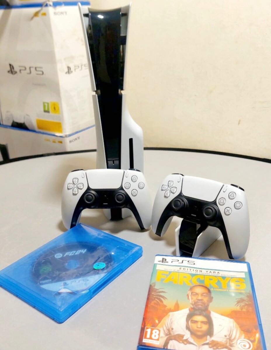 Console PS5 + 2 Manettes