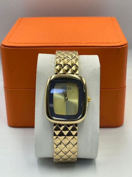 montres or avec des losanges