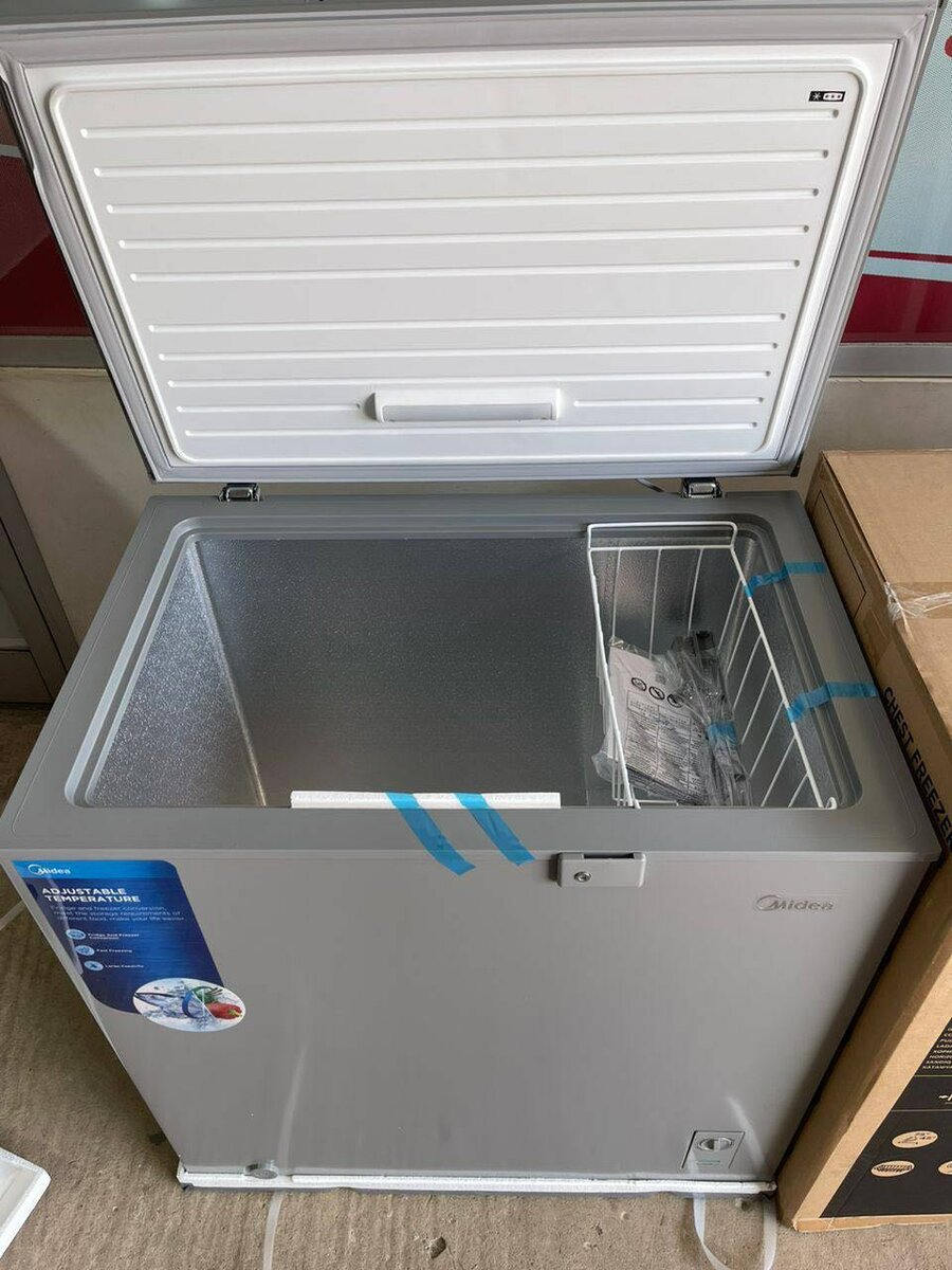 Great Chilling Midea 200L Table Top Chest Freezer