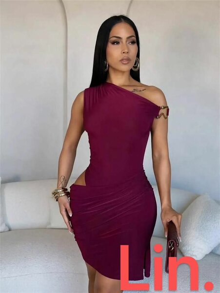 Robe élégante asymétrique