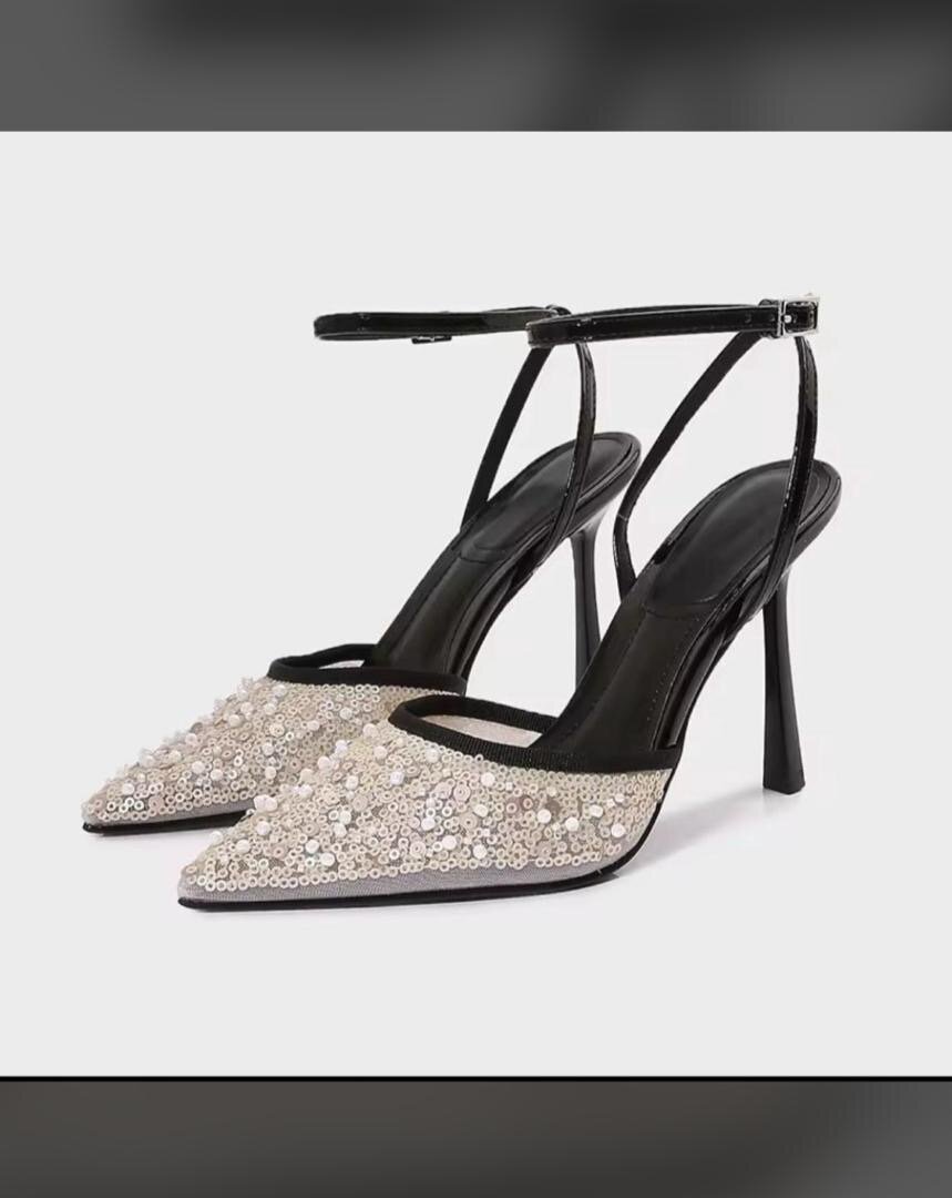 Chaussures à talons perlées élégantes