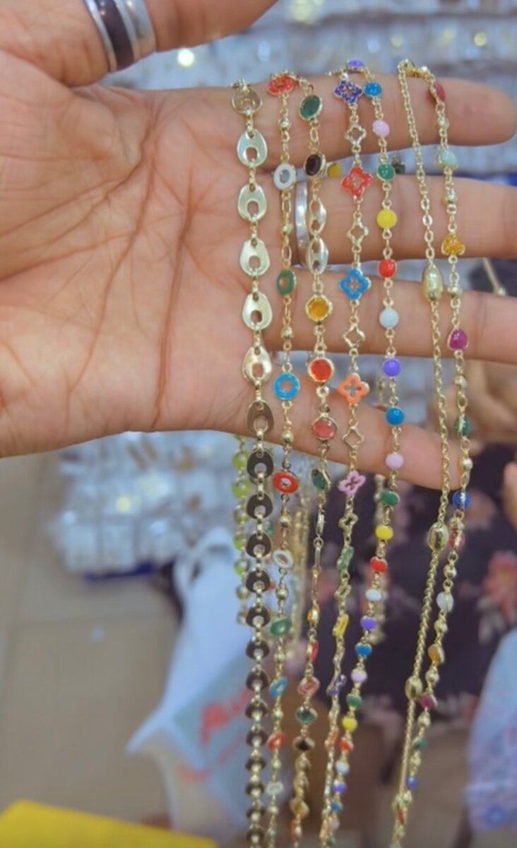 Collier en perles multicolores