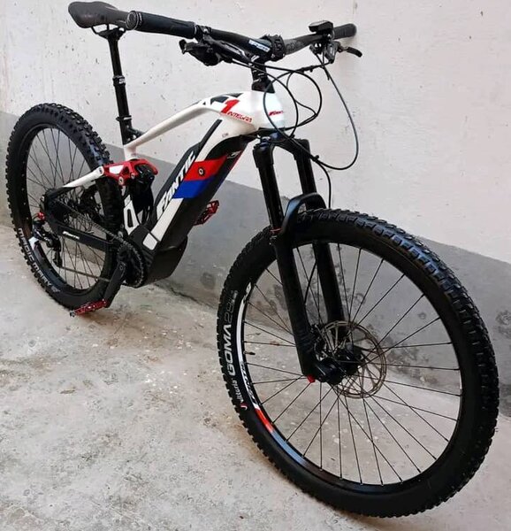 Vélo tout-terrain électrique