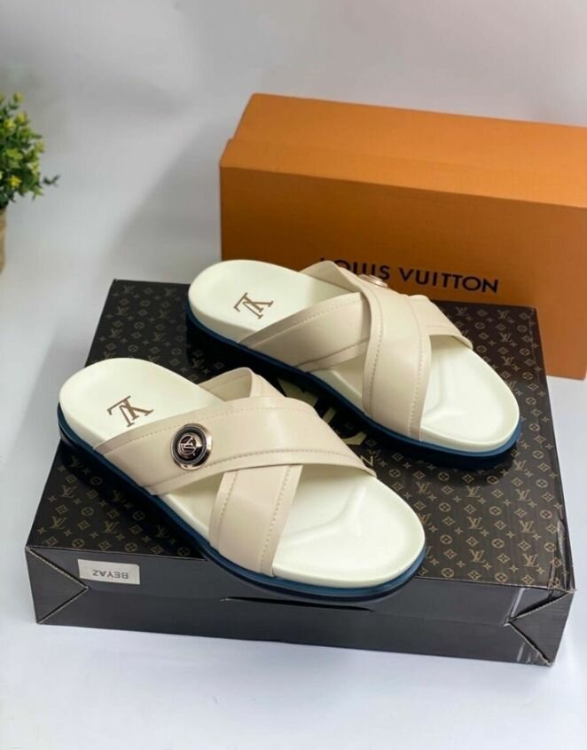 Luis Vuitton slippers