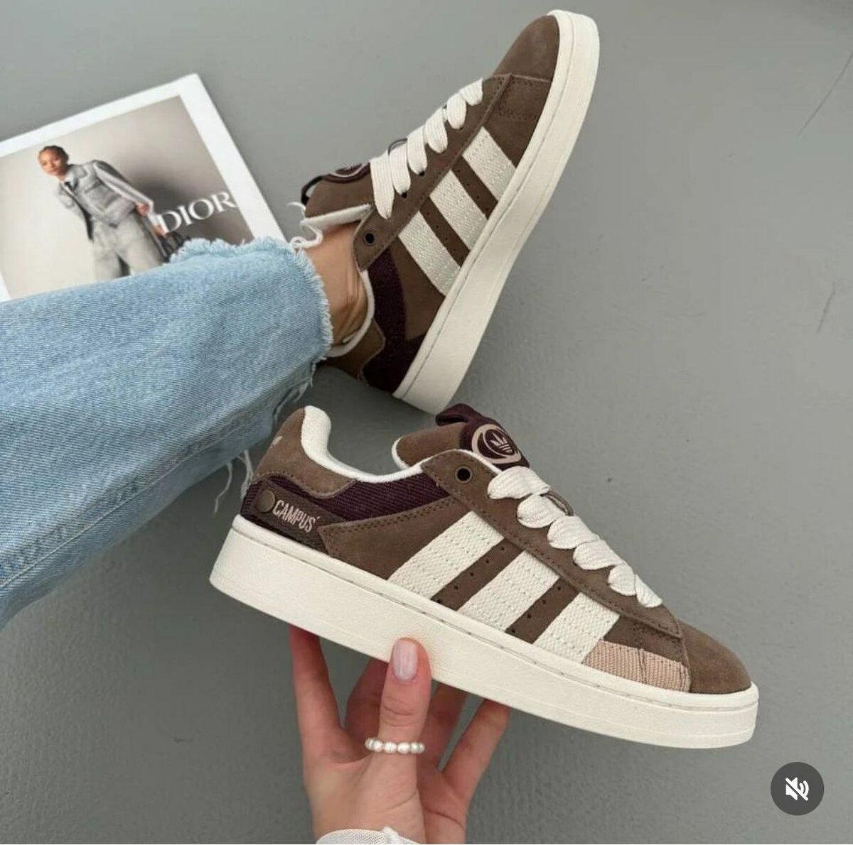 ORIGINAL ADIDAS SNEAKERS.