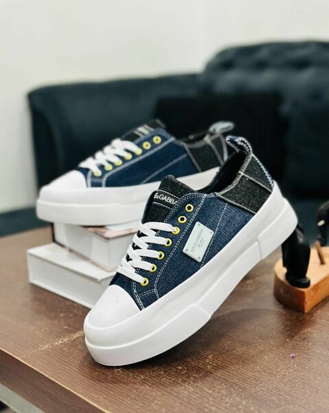 Baskets en denim tendance