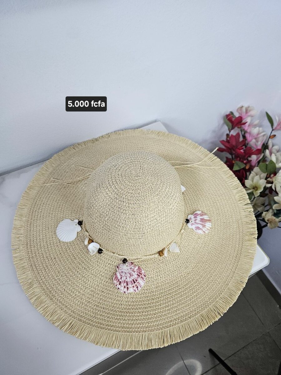 Chapeau en paille à oquillage