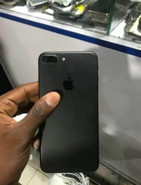 iPhone Noir 128GB Débloqué