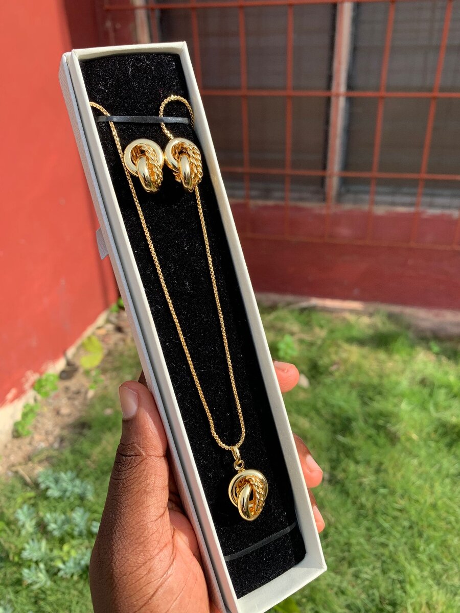 Necklace & Earring set