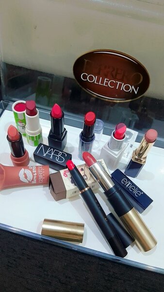 brañded lipstick,