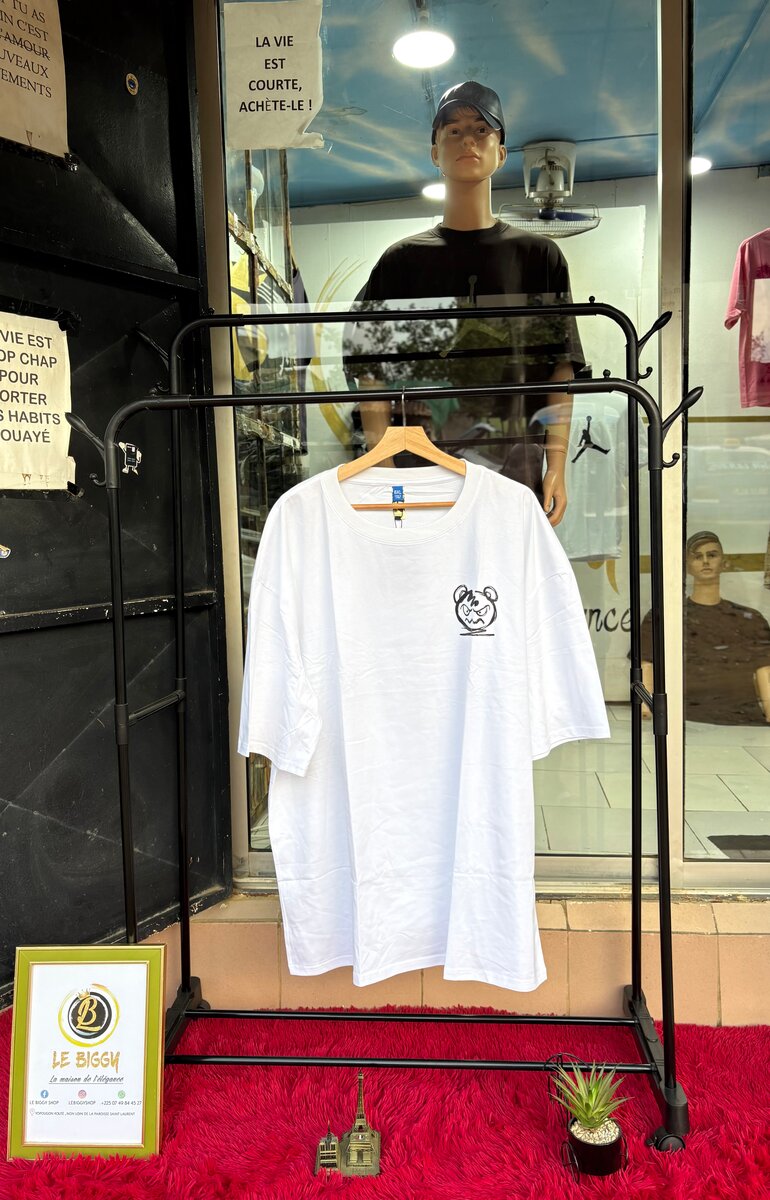 T-shirt graphique blanc élégant