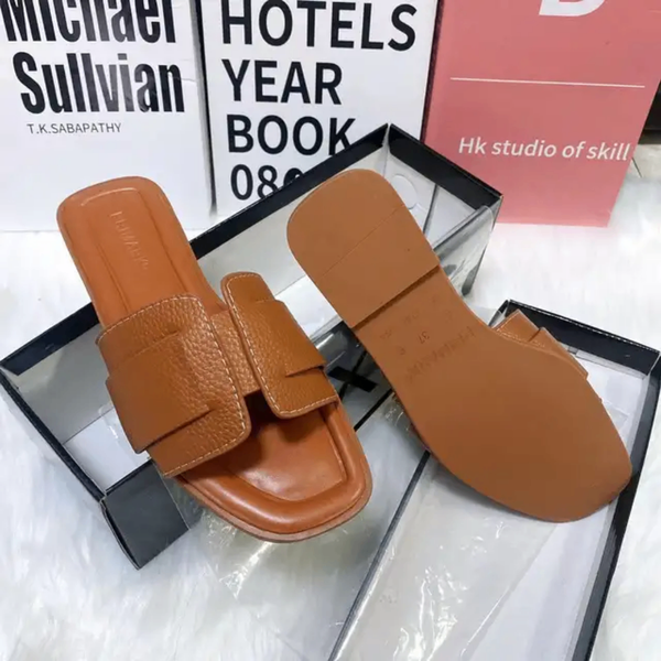 Sandales plates en cuir pour femmes