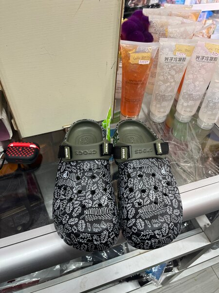 Crocs fleur authentique