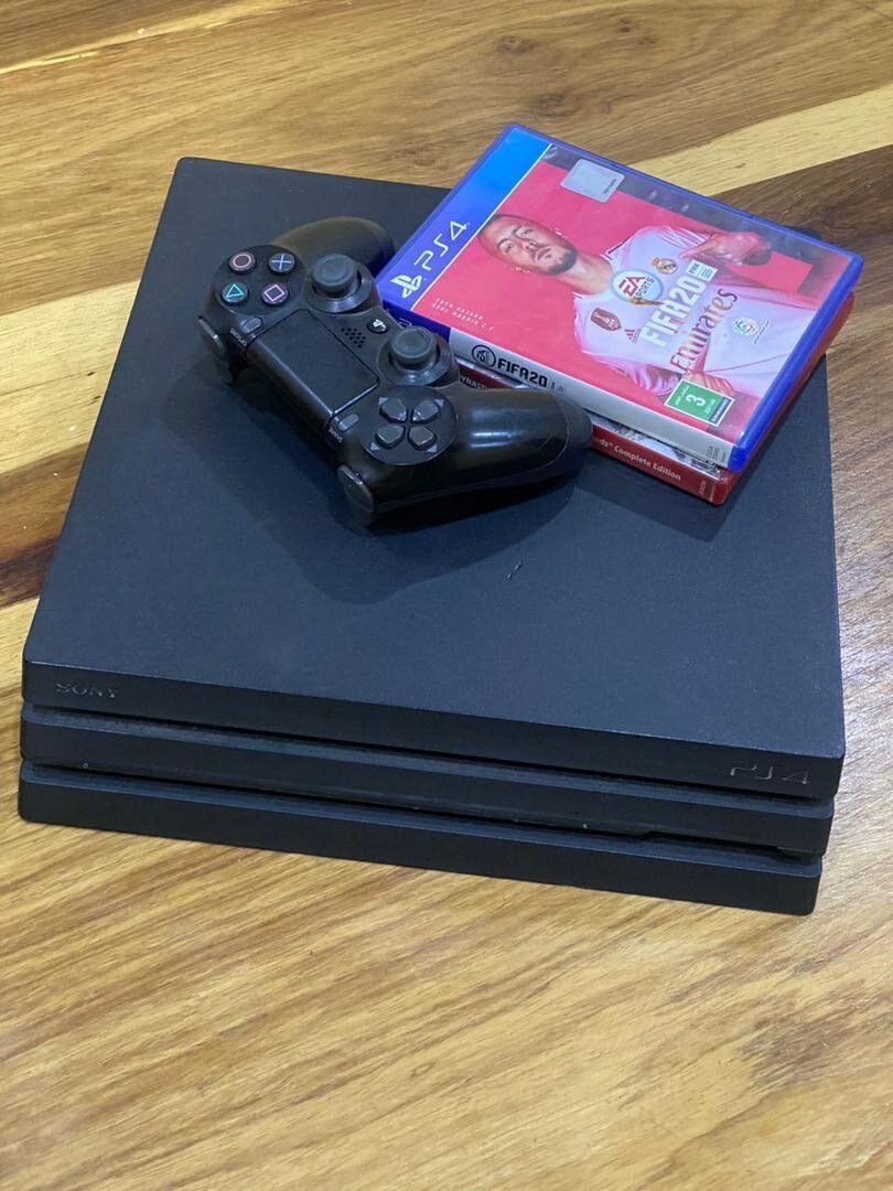 PlayStation 4 pro comes with FIFA