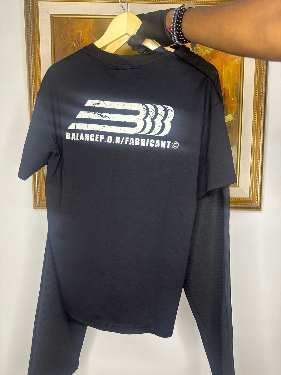 2 COMPLETS TSHIRTS PANTALON