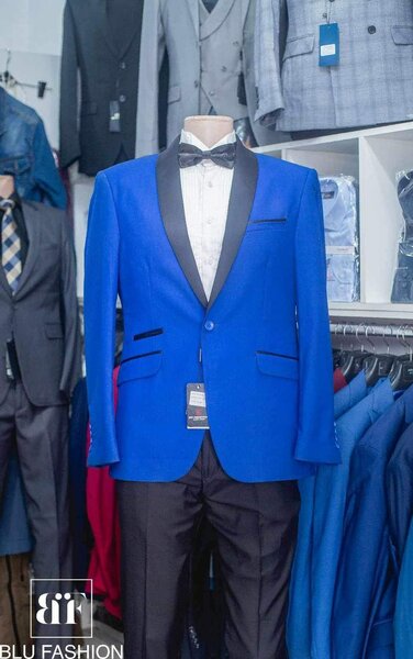 blue men's suit