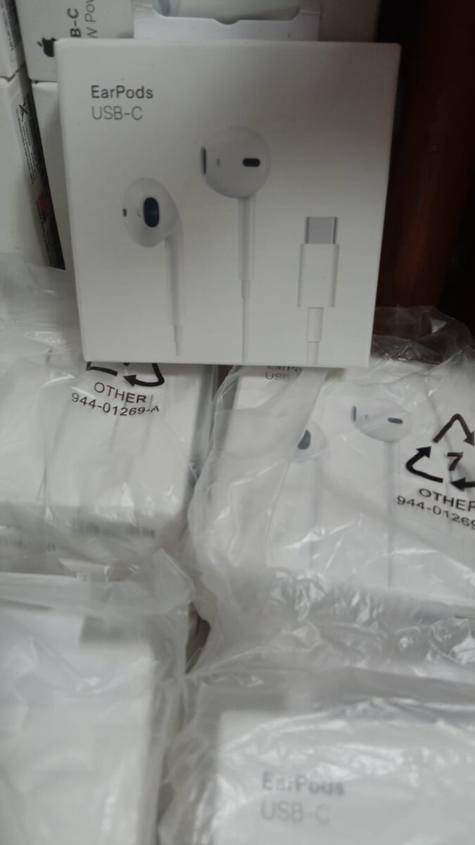 iPhone 15/16 series hand free premium quality