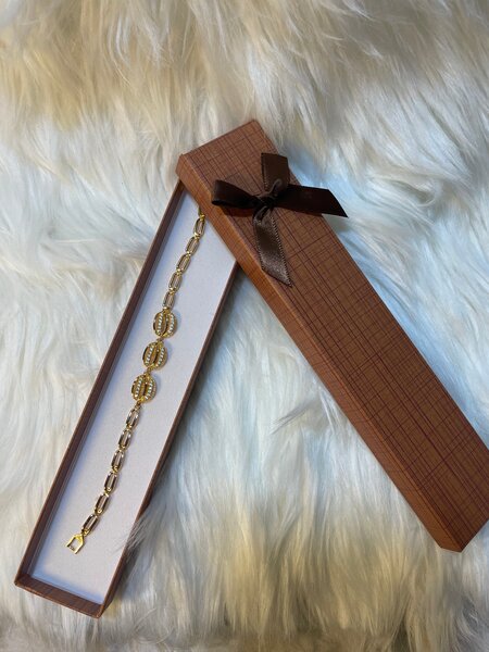 Bracelet doré élégant