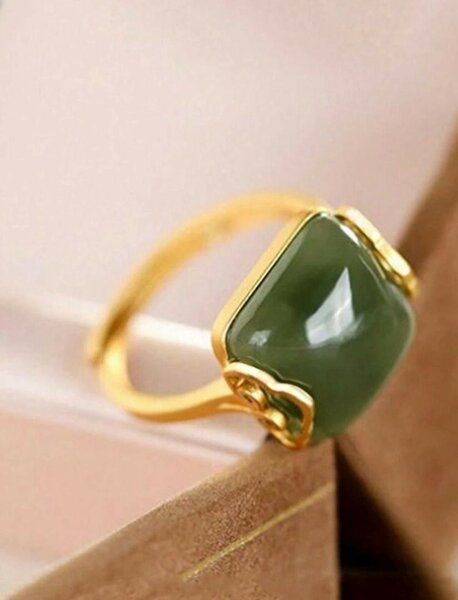 Bague en Jade Élégante