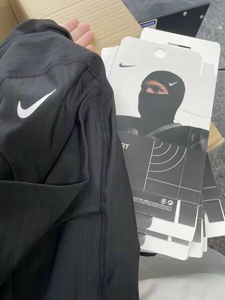 Nike Pro Therma-FIT Hood