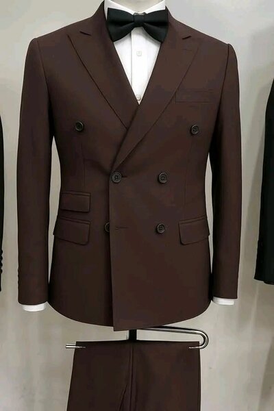 Costume élégant pour homme