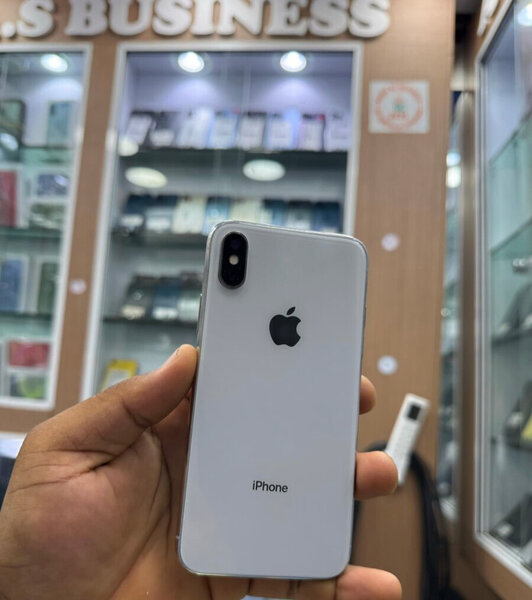 iPhone X 64GB Argent Débloqué