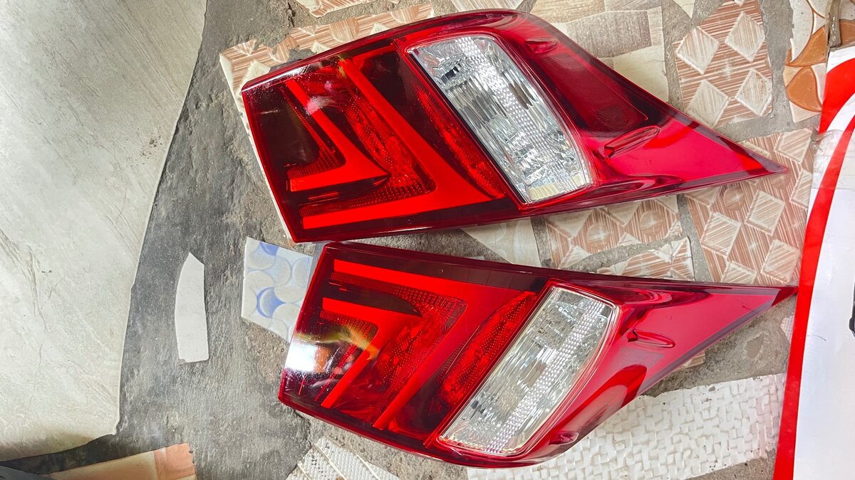Lexus IS 250 taillight complete