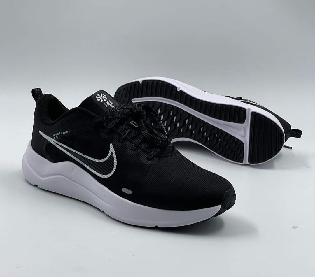 Nike down shifter runners