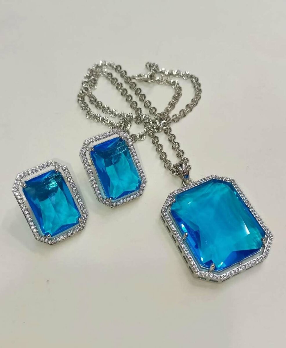 Ladies necklace and earring