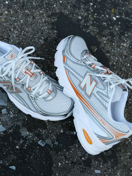 New balance 740 orange