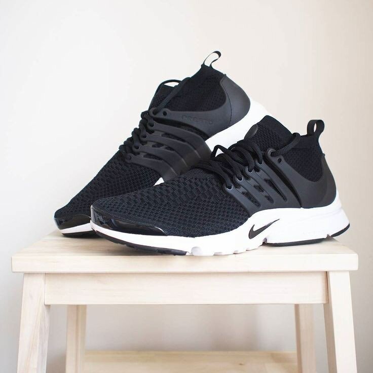Nike Air Presto - Black & White