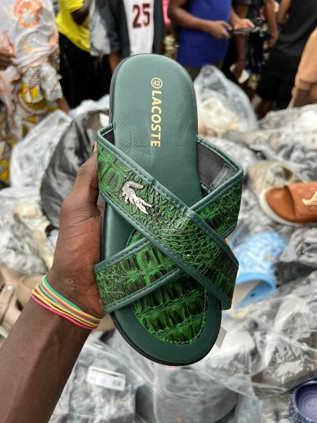 Sandales vertes en cuir