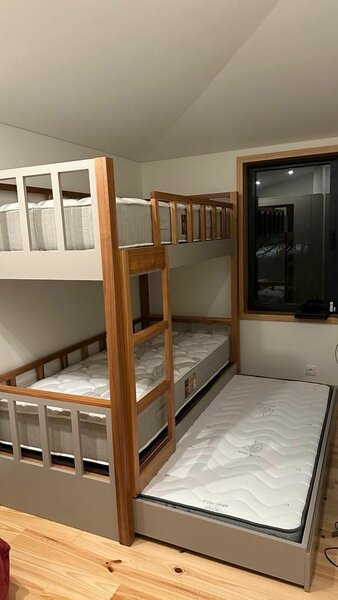 Lit superposé triple en bois