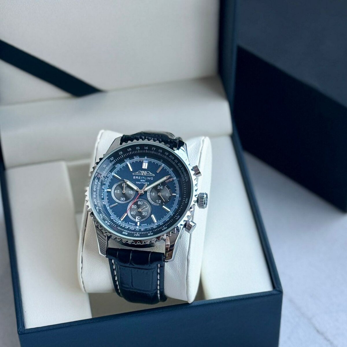 Super quality leather watches